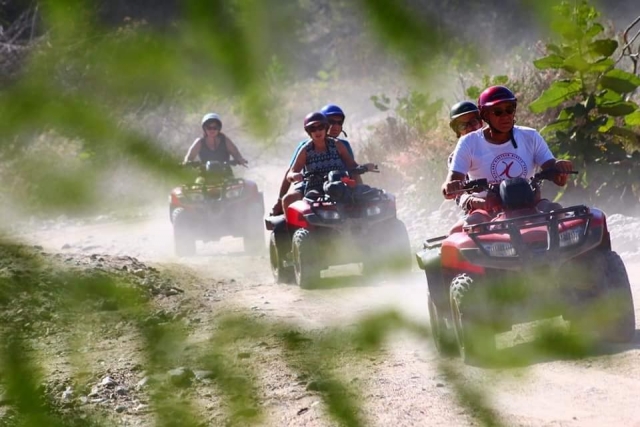 Conduciendo entre senderos