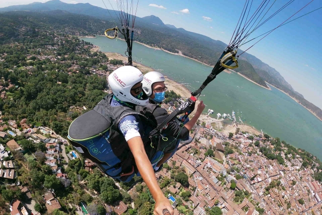 Vuelo panorámico en parapente
