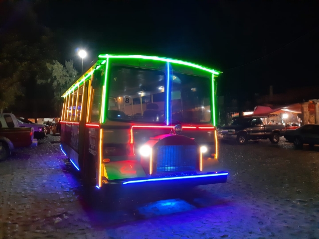 Recorrido nocturno en tranvía por Huasca 30min