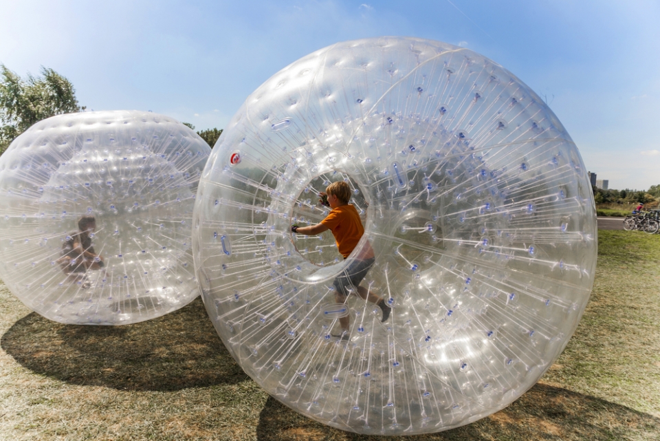zorbing_208228870 zorbing_208228870