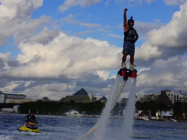 Flyboard in Cancun mit Video