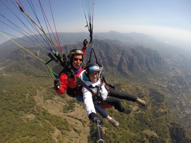 Vuela en con parapentistas profesionaleres