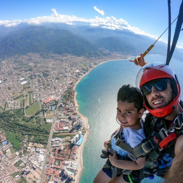 Paracaídas tándem con niño