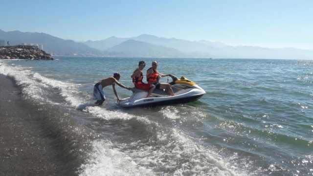 Alquila una moto acuatica