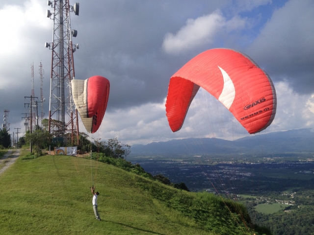 Preparando el parapente 