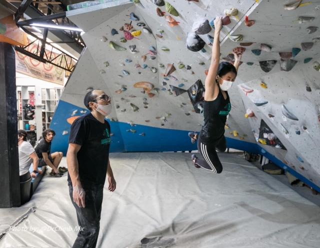 Ven a practicar escalada