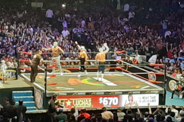 Noche Mexicana: Lucha Libre, Mariachi y Tequila