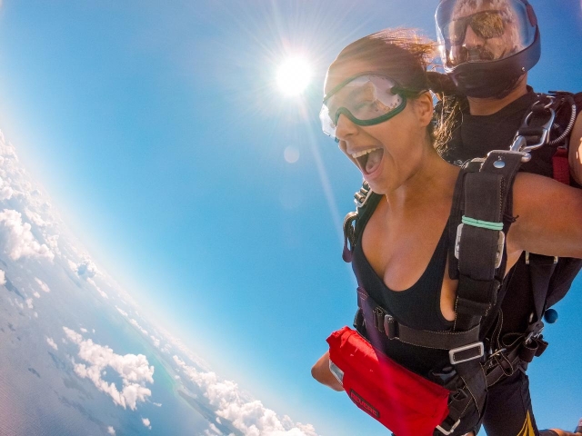 La coge Selfie a la salida del avión 