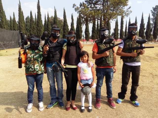 Diviertete jugando paintball 