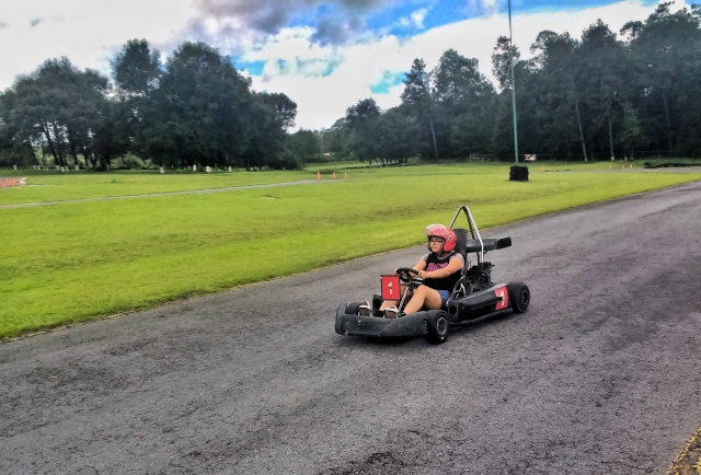 Conduciendo un go kart