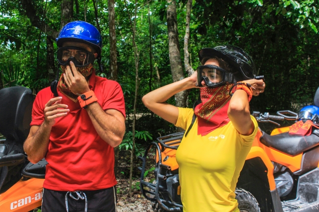Casco, bandana y goggleres