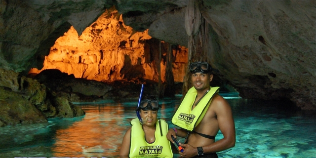 Nado en los cenotes