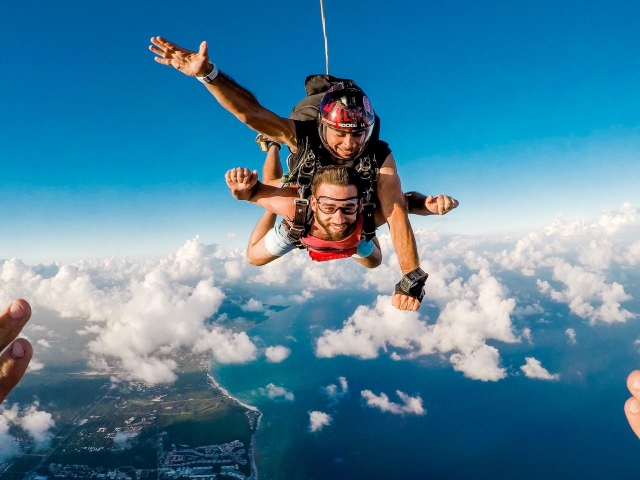 Salto tandem en Playa del Carmen