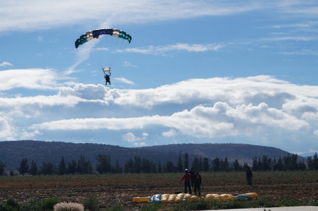 Aterrizando con parapente
