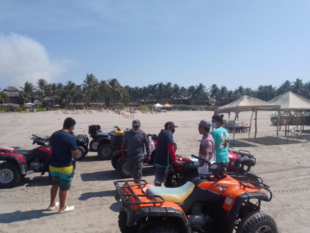 Motos en la playa