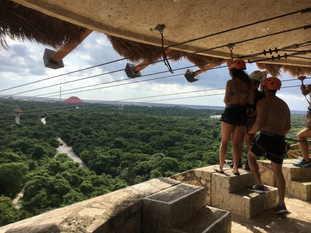 vive la experiencia en tirolina