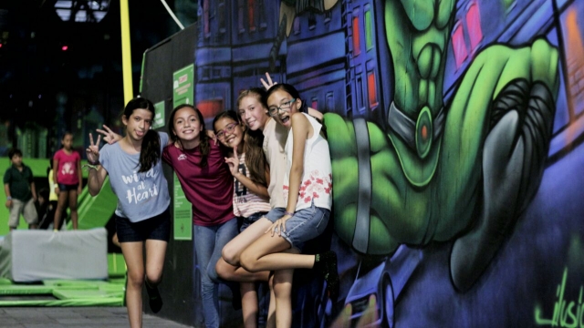 emocionate con nosotros.