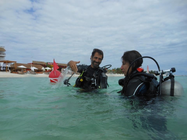 dando las instruccioneres