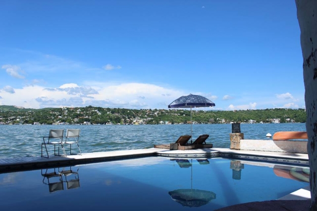 Disfruta de la piscina