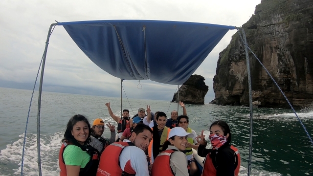 Paseo en lancha por roca