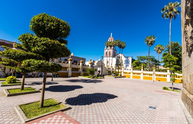 Explanadas y parqueres