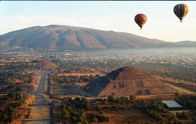Viaje en globo por piramides