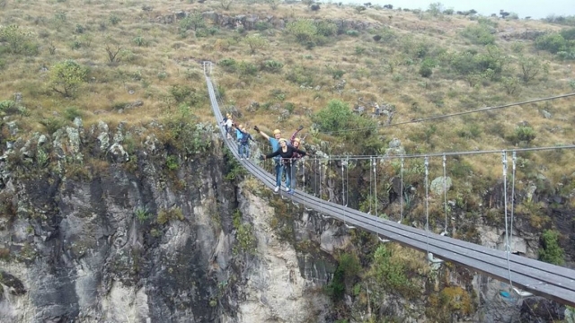 En un puente.