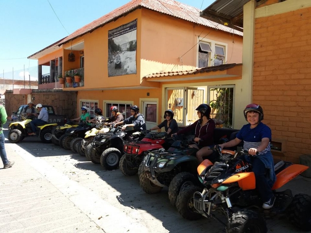 El que madruga, alcanza ruta en moto.