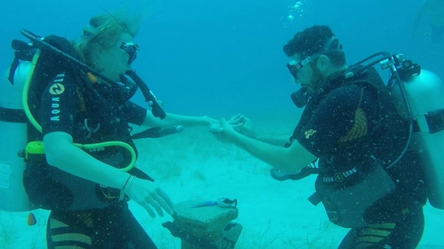 matrimonio bajo el mar azul
