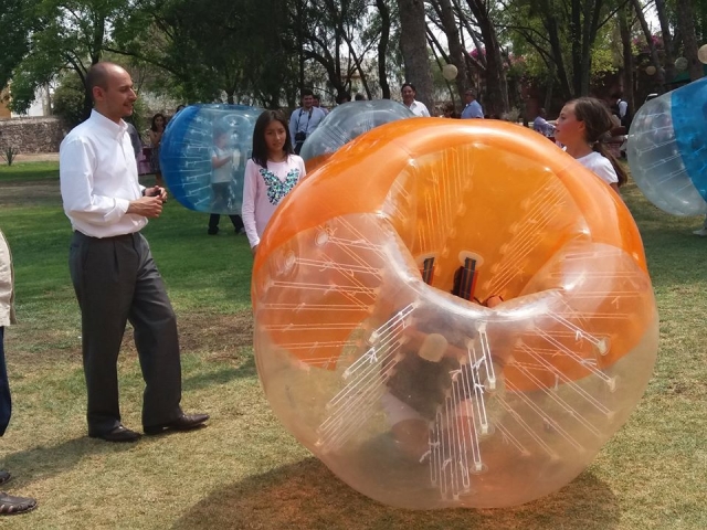 dentro de la pelota.