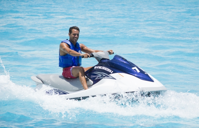 Disfruta del Mar Caribe a bordo de un jetski