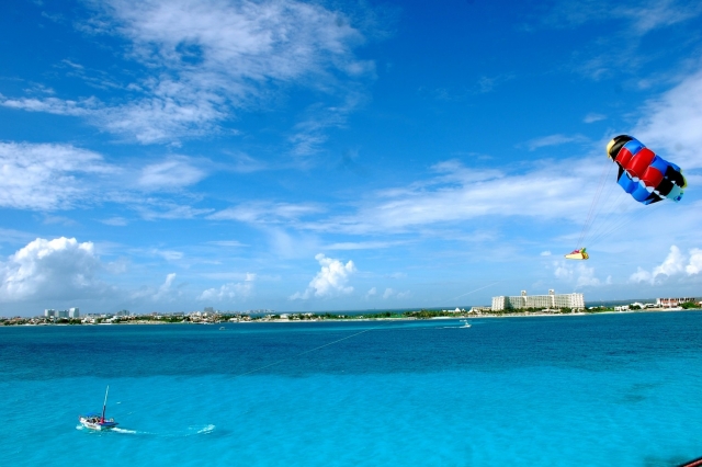 Parascending en el Caribe Mexicano