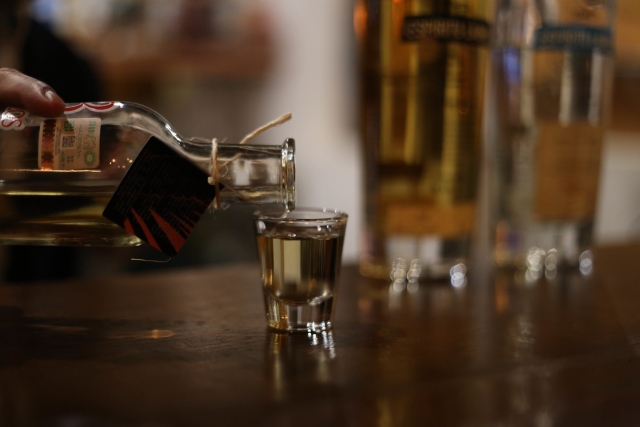 Probando el mezcal