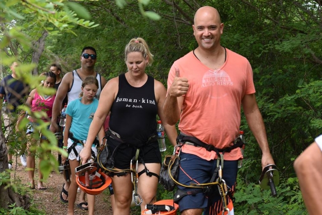 A lanzrse de tirolina