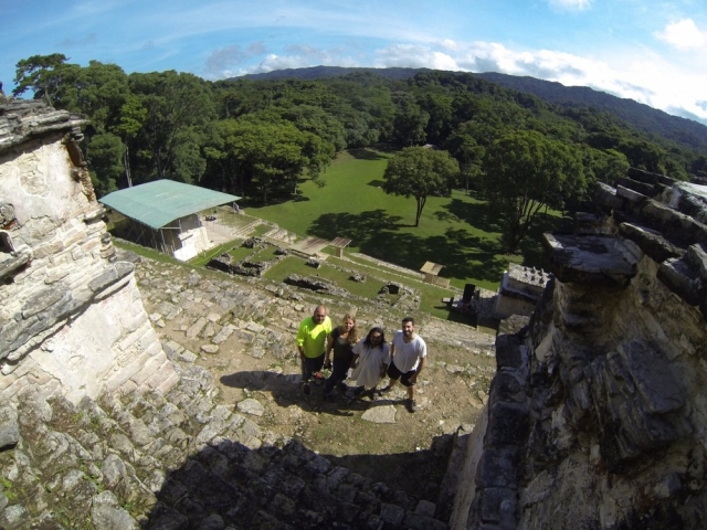 Visitando las ruinas