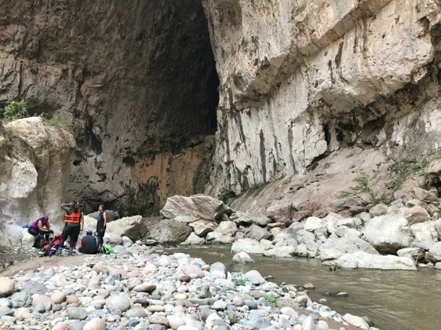 A punto de iniciar el recorrido por el rio subterraneo