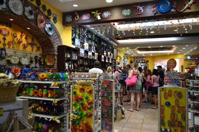 Disfruta el colorido de las tiendas de San Jose