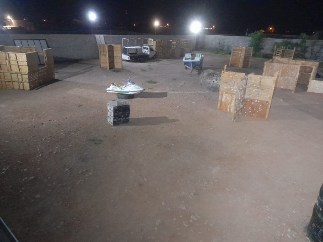 Campo de paintball nocturno