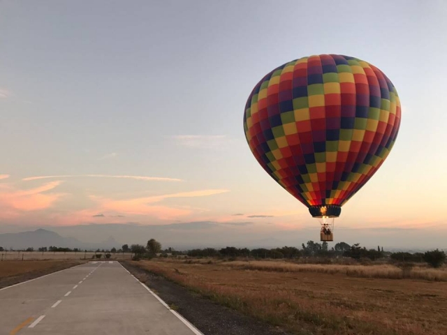 Montando para ver la salida del sol