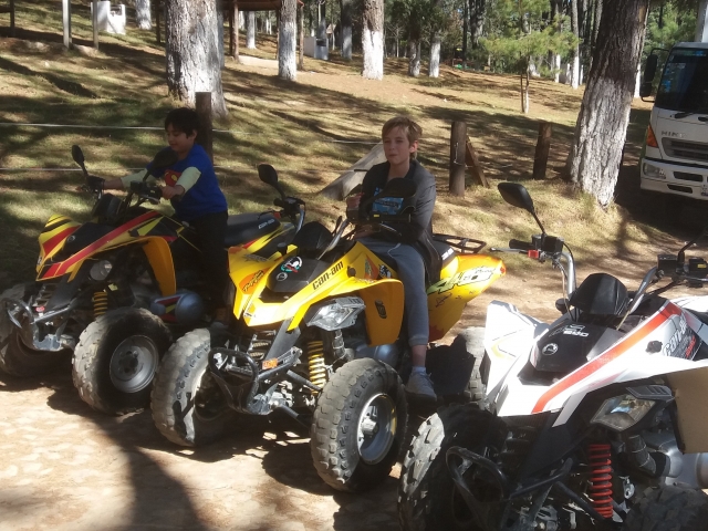 Por el bosque en quad