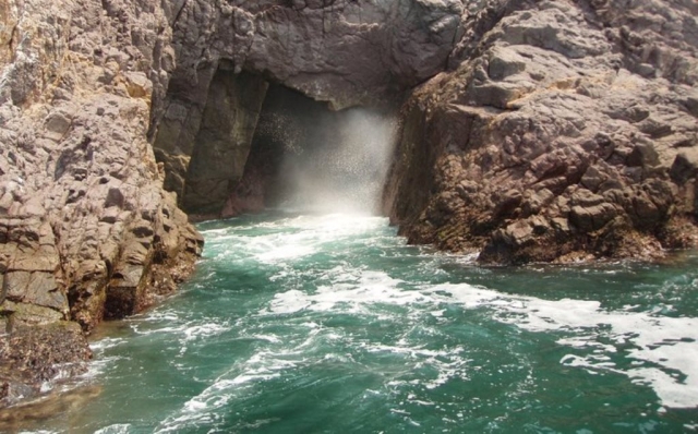 Cuevas la Bufadora