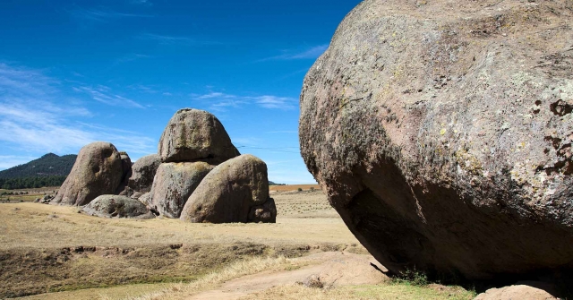 Visita las enormererererereres piedras del Valle