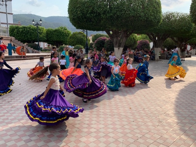 Festejos en el centro de Mascota
