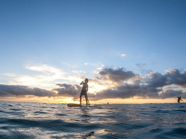 Atardecer Playa del Carmen practicando SUP