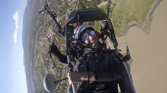 Siendo feliz en paramotor