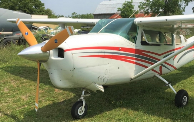 avión cessna 206