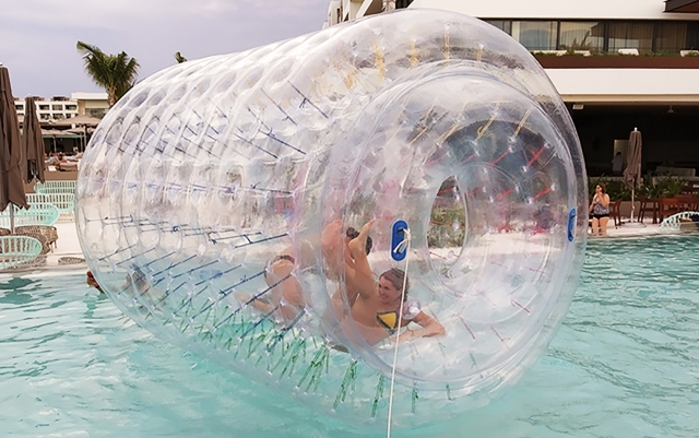 Roller Acuático sobre piscina 