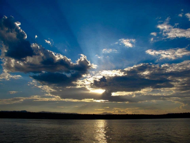 Amanecer en lago
