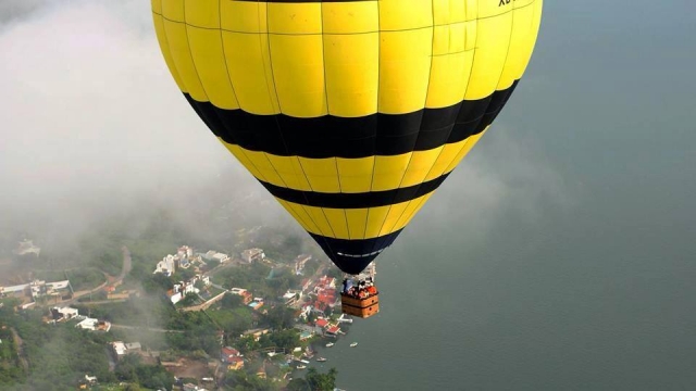 Vuelo sobre lago de Tequeres