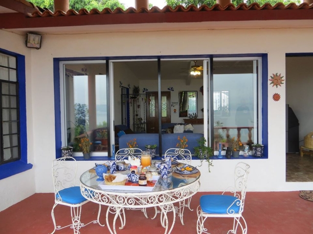 Desayuno en la terraza